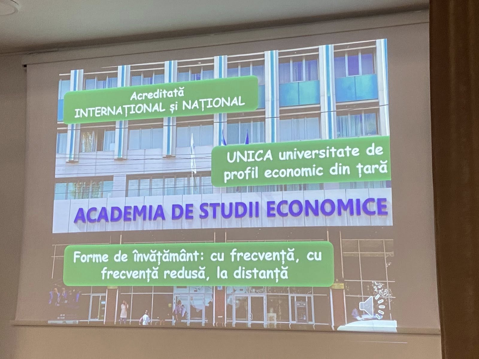 Doamna dr. prof. Bajan Maia și doamna dr. prof. Lazăr Lilia au desfășurat astăzi o activitate de orientare educațională dedicată elevilor claselor liceale, în cadrul căreia au prezentat oportunitățile oferite de învățământul superior național, prin intermediul Academiei de Studii Economice din Moldova.